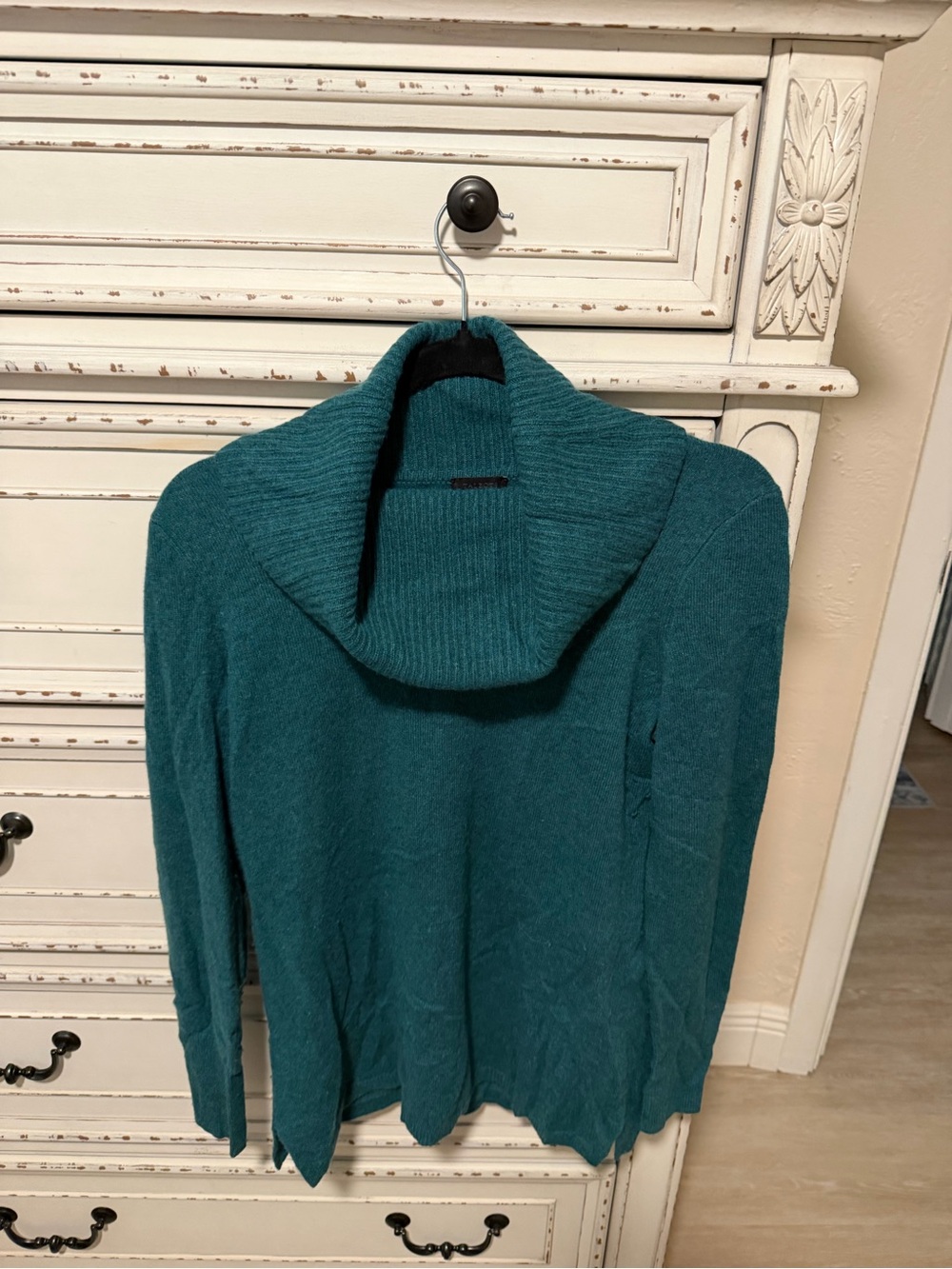 💯 Cashmere Talbots Green Cowlneck Sweater